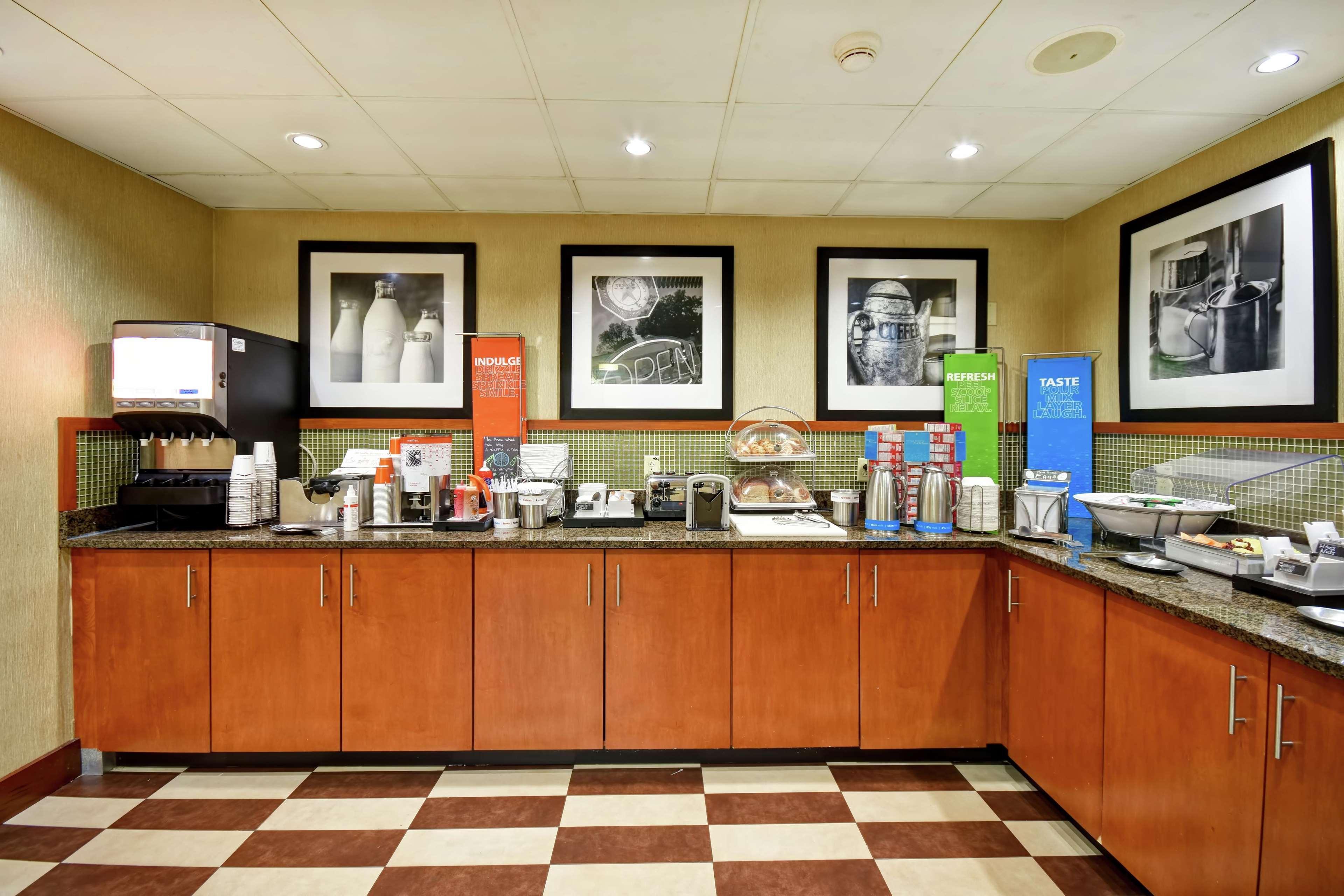 Hampton Inn St. Louis - Westport Maryland Heights Extérieur photo