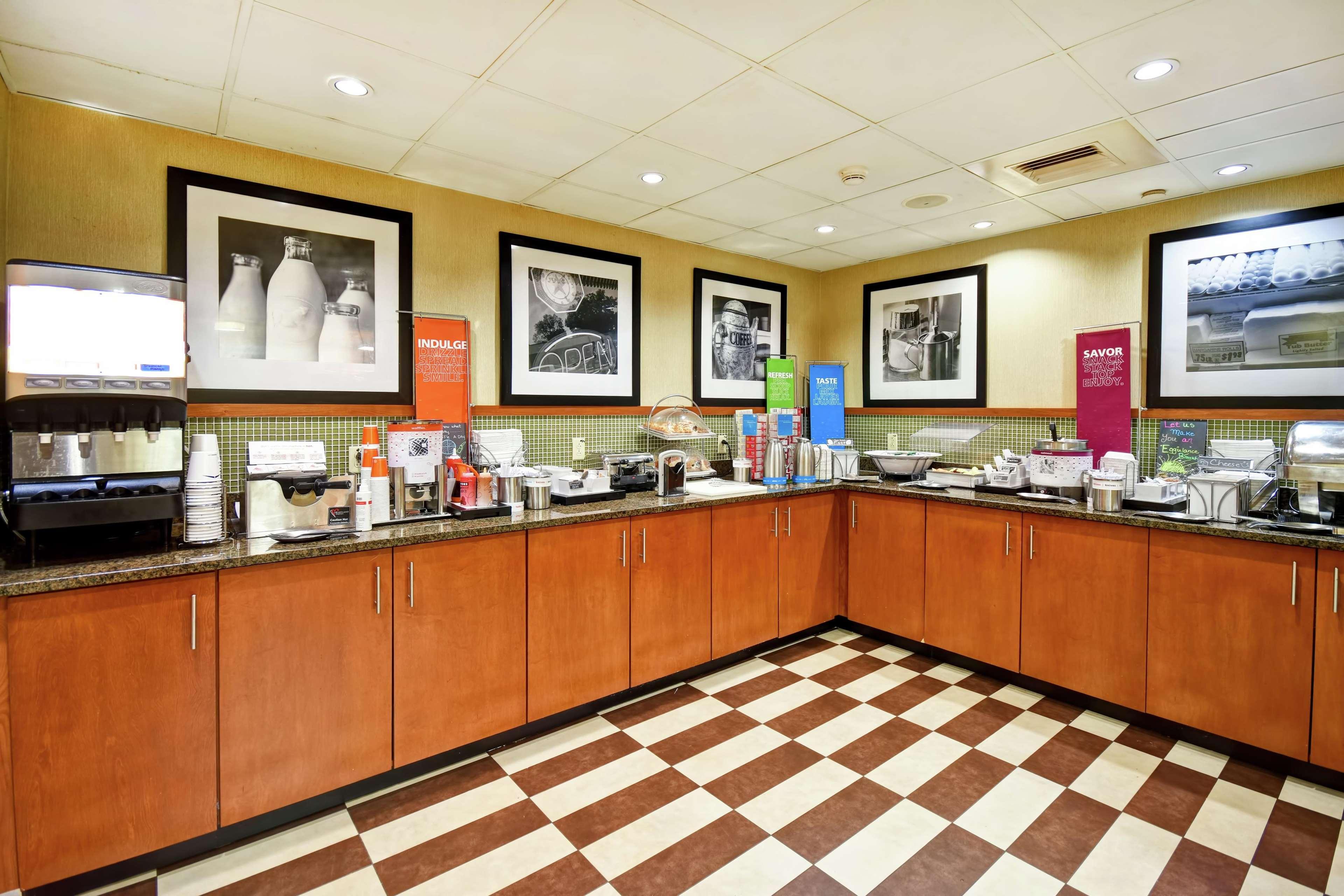 Hampton Inn St. Louis - Westport Maryland Heights Extérieur photo