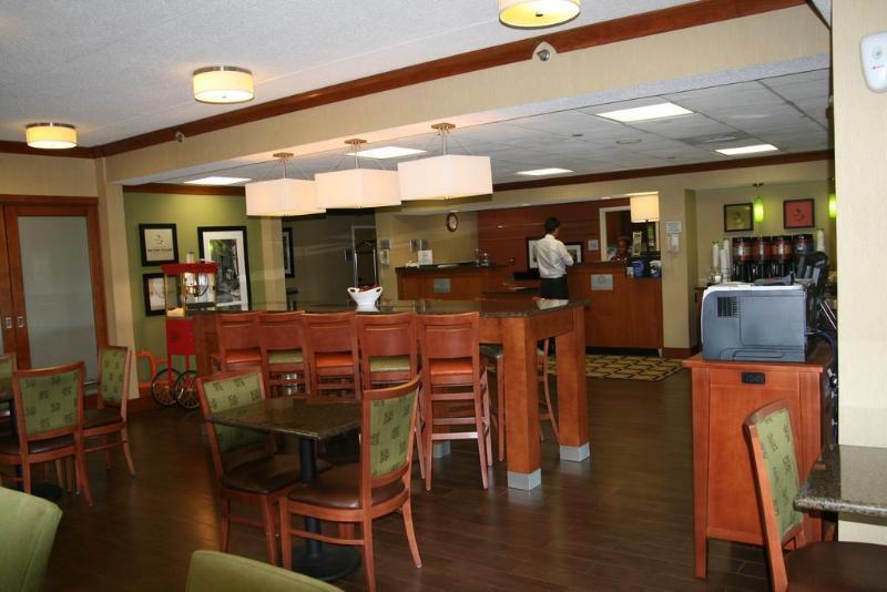 Hampton Inn St. Louis - Westport Maryland Heights Extérieur photo